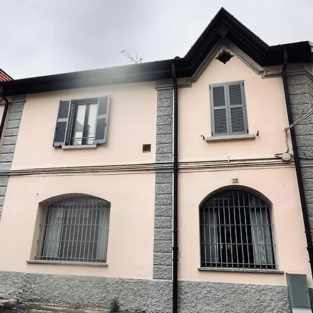Casa Mariuccia شقة كومو